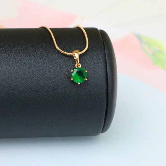 "Elegant Green Solitaire Pendant in Gold – Radiant Accent, XPPT1641 - Picture 13 of 13